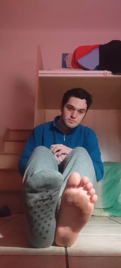 What would you do to my feet? 😉 by Padellino_