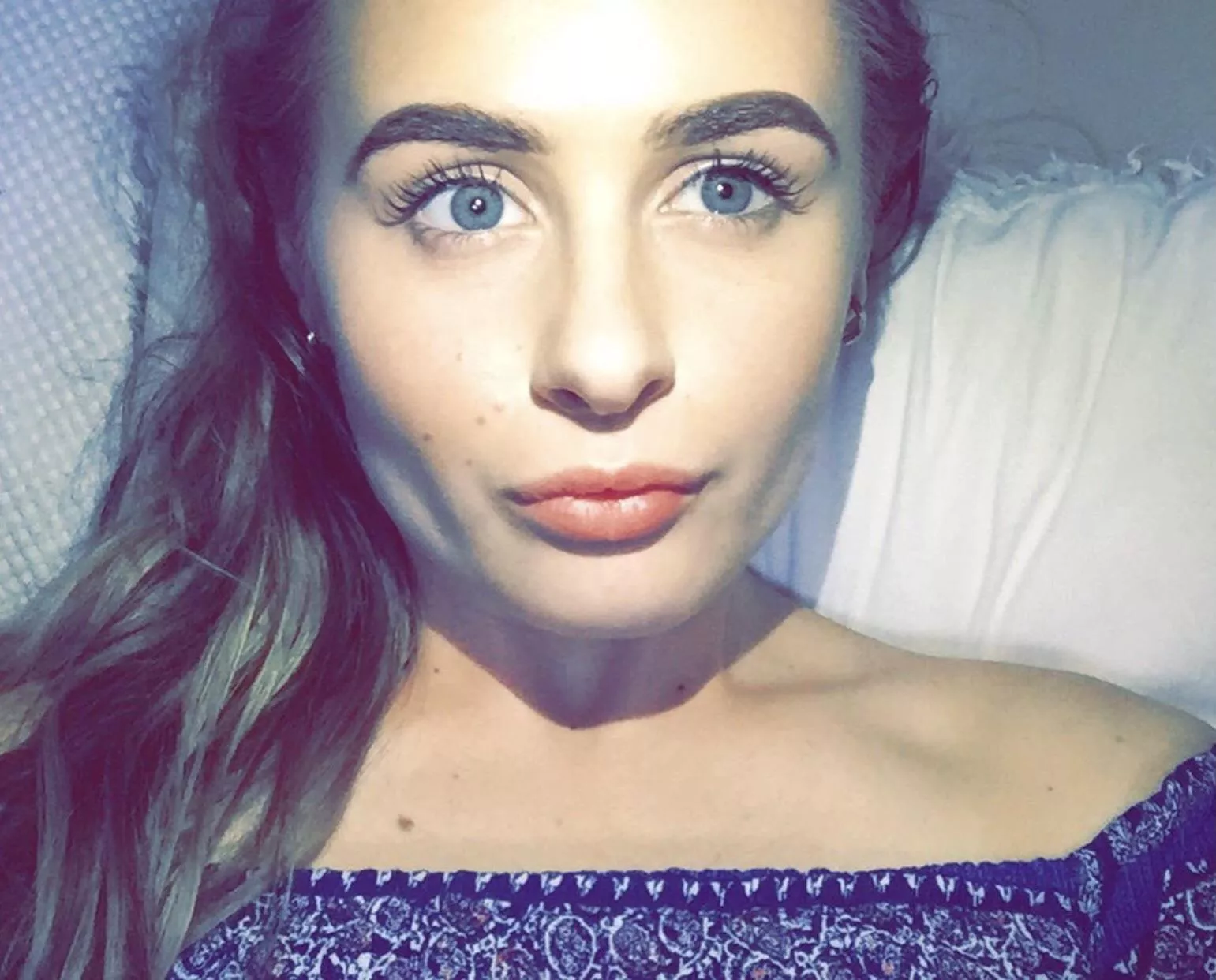 what would you do to this sexy milf and her DSLs? (no limits) (20) posted by BrownPsycho