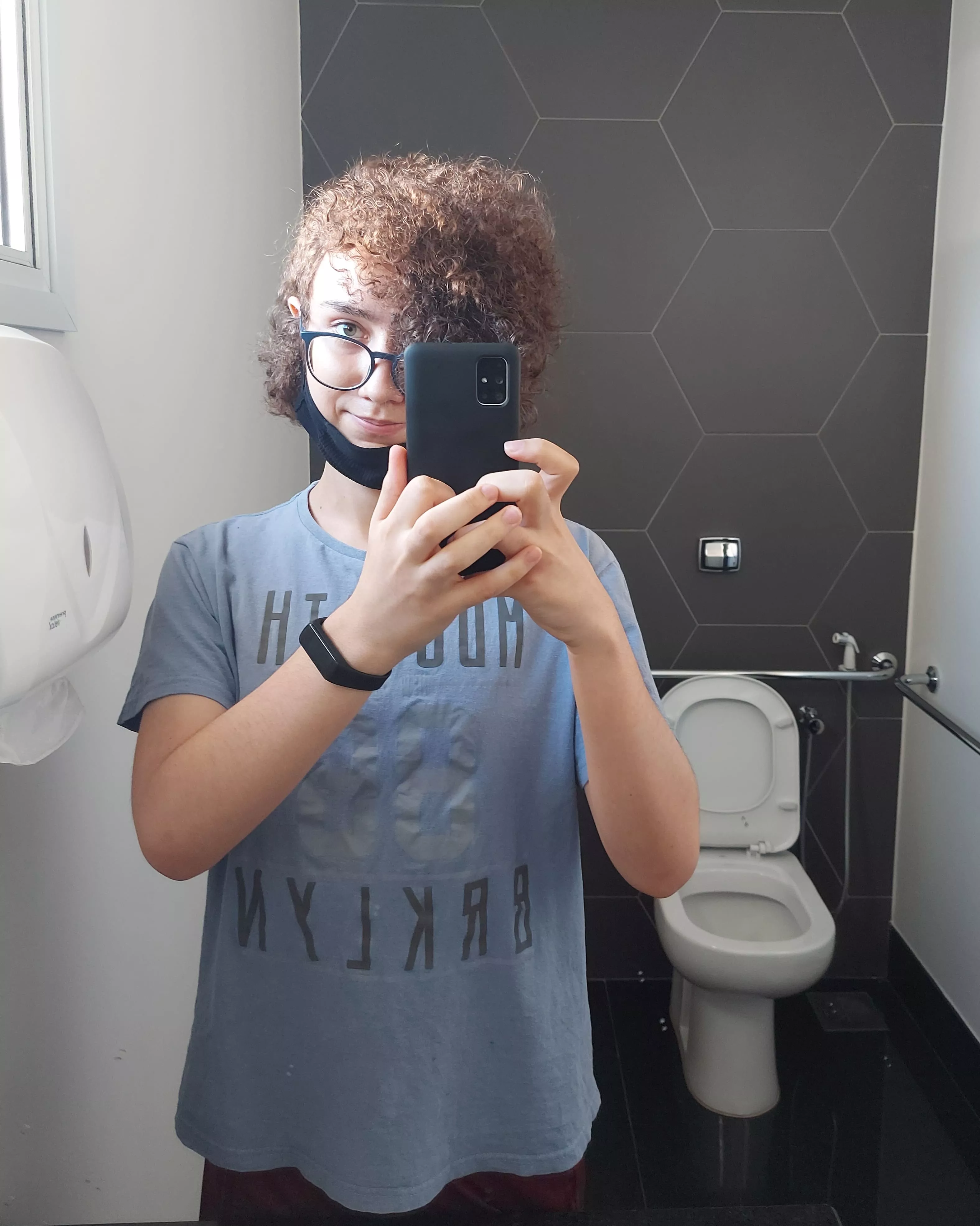 What would you do with me in this bathroom? 😋 [19] posted by LukeCinnabun