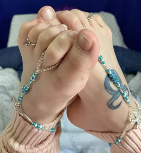 What would you do with them ? by liseysexyfeetlandon