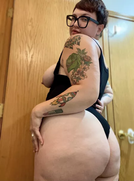 What you can’t see is that I’m dripping wet from my morning play session. Come take this off of me and have a taste 😏 by fierycurves