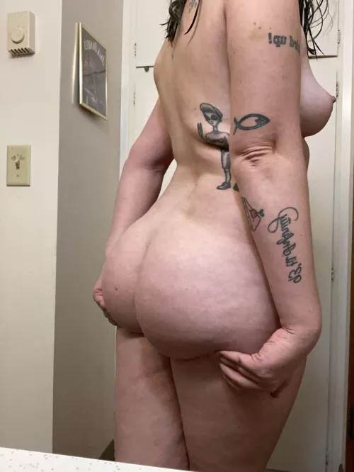 Whatcha think 1-10 be brutally honest (f)28 by Sliiiiiiiiiime