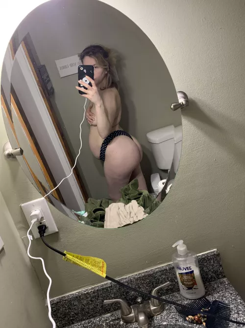 What’s bigger the belly or the bum 🍑 by Delicious_TreatsBB