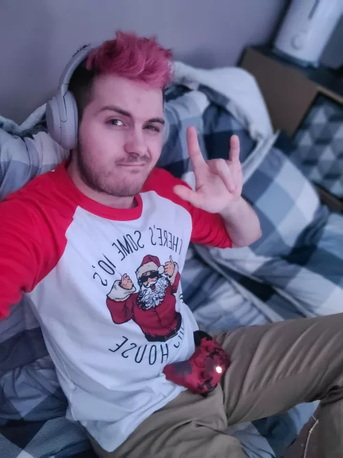 What's everyone playing on this Tuesday night? I can't decide between World Of Tanks on Xbox, or Population One on Oculus. 😬 by jeffforreal