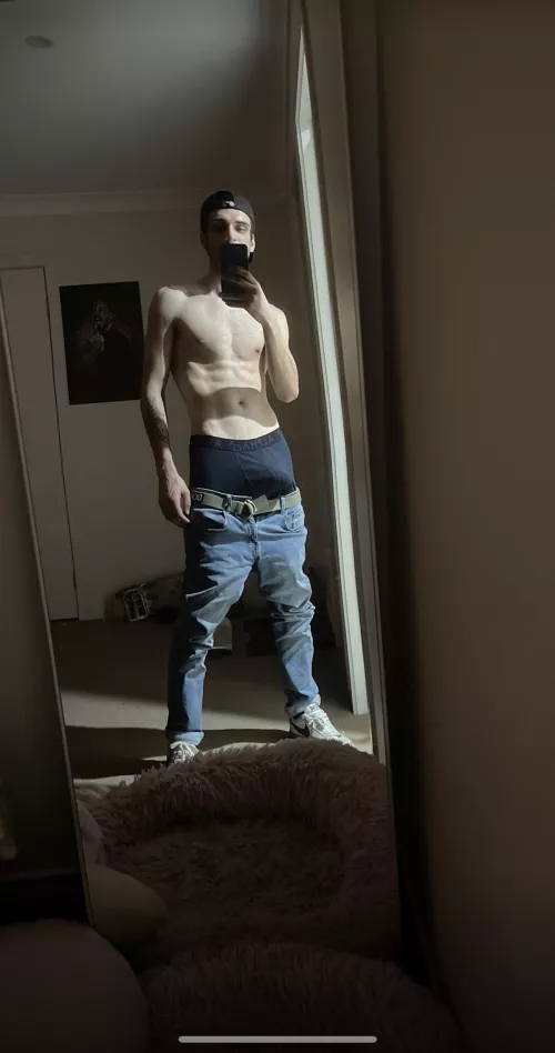 Whats everyone up to tonight? by Dry_Bowl_4902