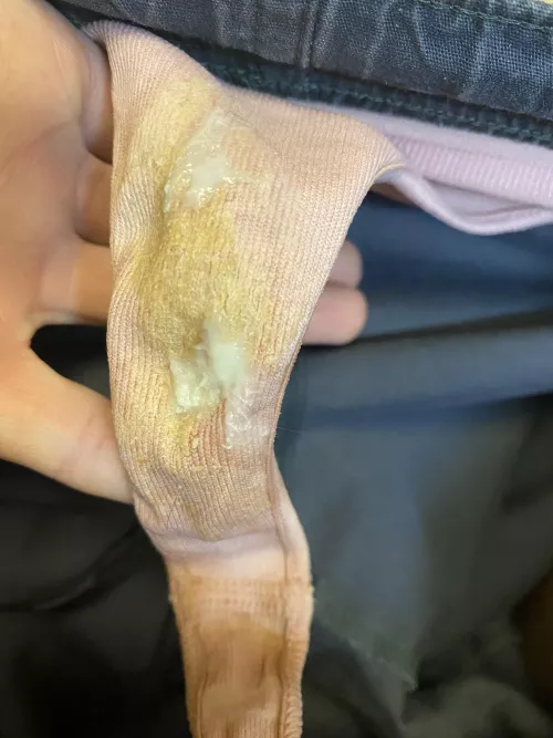 What’s on now [F] by wanderingwomensitems