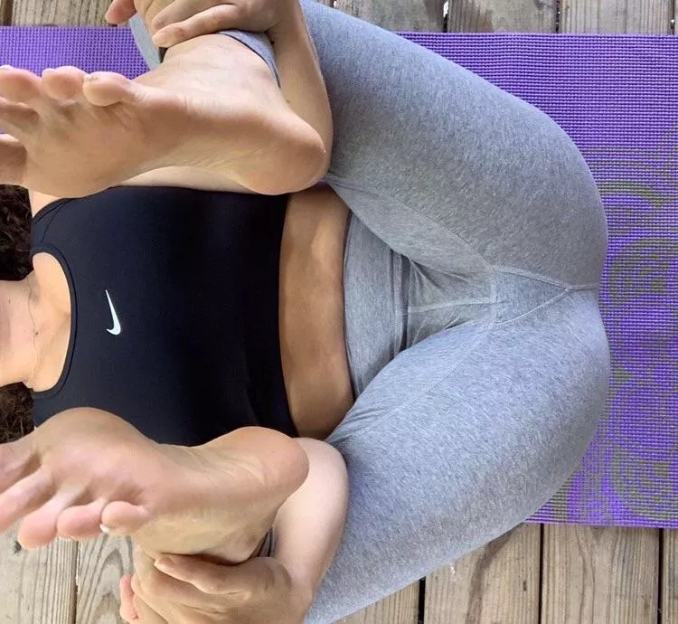 What’s this pose called? posted by NoFaceAllPussy