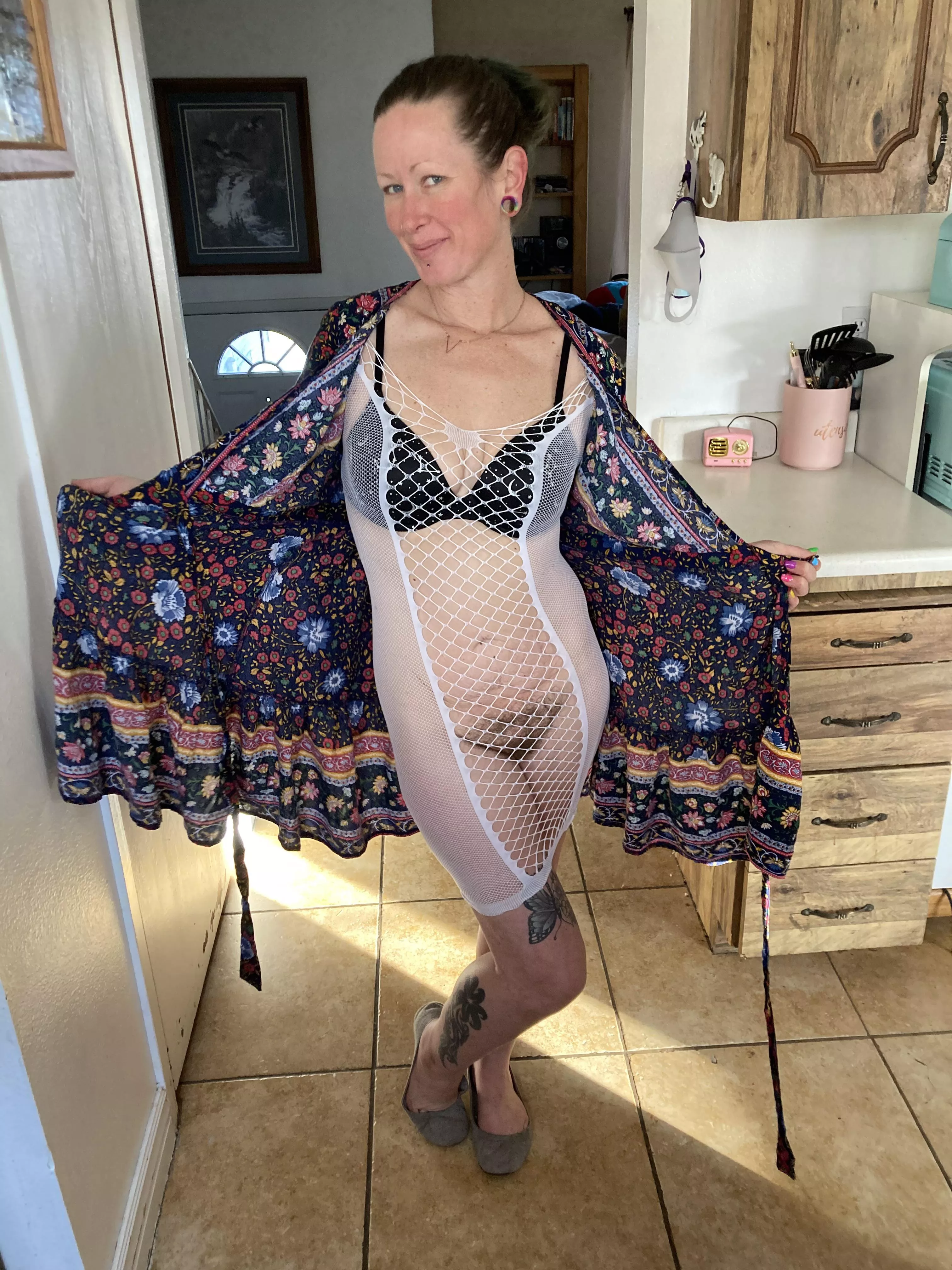 What’s underneath your sundress? [f] posted by LauraWhora420