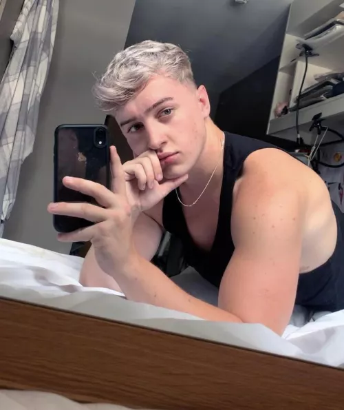 Whats up? by Shaysesthetics