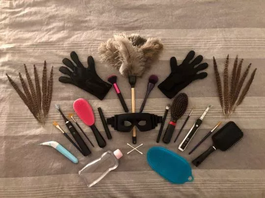 What’s your favorite tickling tool?⛓ any members from Germany in this group? Send me a DM💌 posted by henri2601