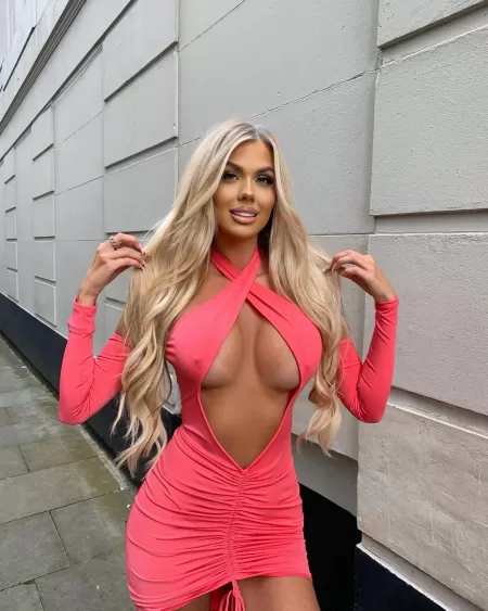 What's your favourite part about her 😜 by hellohi564