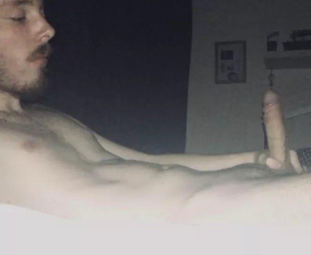 What’s your first move when you wake up next to me? by stepbrohammed