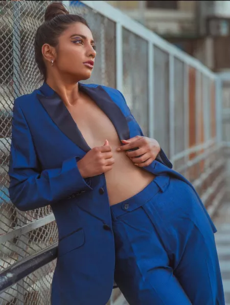 When an Indian coed knows that her professor is a white man. No bras, no panties for college ! 😏😏 by xbillionaire