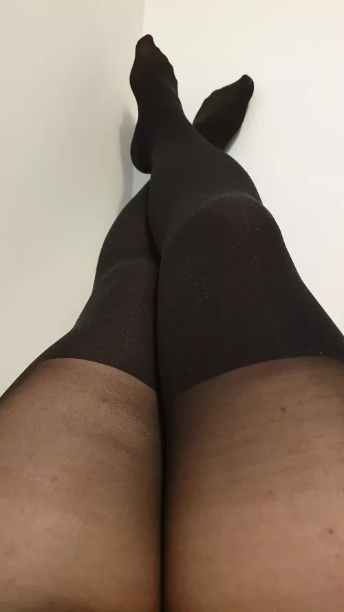 When I can't choose between tights and stockings... Which one do you prefer ? by Jade__-