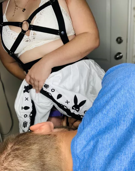 When I can’t get my big cock in I make sure to have one of my slaves do it before I demolish him with it 😈 by sugarbabykatiee