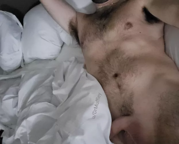 When staying in a hotel, it's best to sleep in the nude (39) by DrMuffley