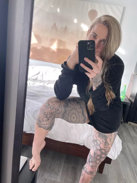 When the lighting inspires me to stop and capture the moment. by anneamor