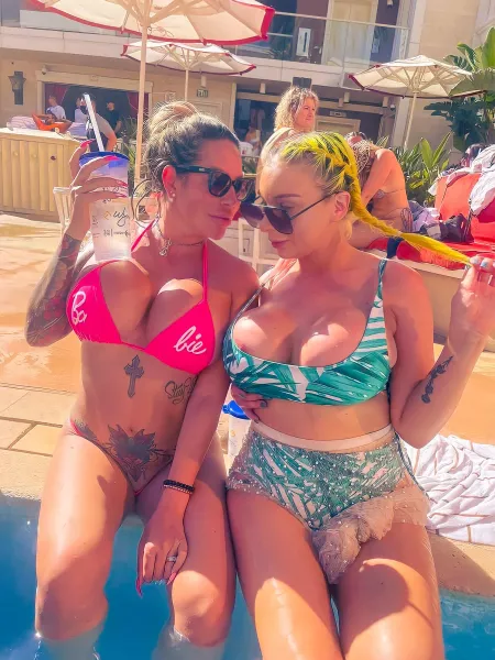 When you and your girlfriend get matching cc's @princess_dalene by sapphiresummers