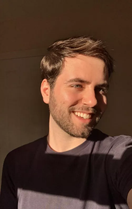 when you get 5 mins of sun in the UK ☀️ happy Saturday all! by prmxieia