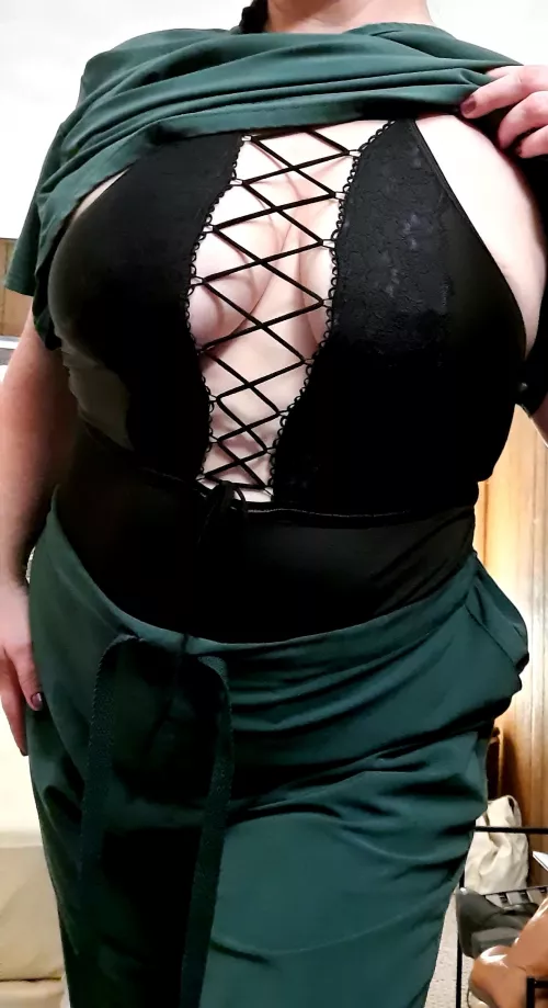 When you have to work on a Sunday but are feeling a little frisky.... by midwestmilfbbw1