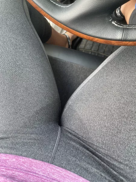 When you wear gray leggings to the gym to workout 😂😂 by hawkeyes87