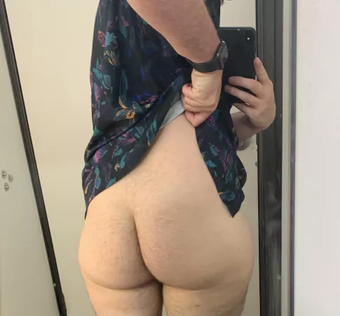 When you’re changing in the dressing room and you wonder if any guy would want to own a straight guy’s thick booty…dm me by mikeanderson113092