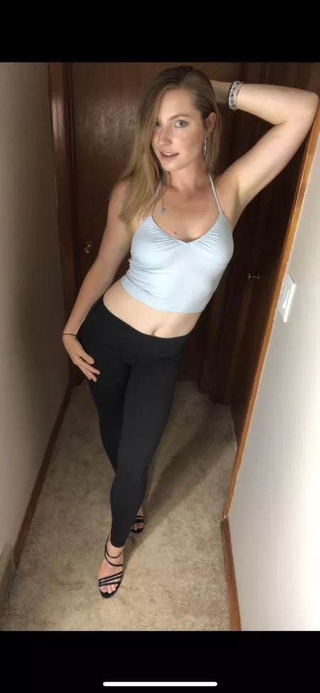 When you’re tall, most shirts are crop tops by alysharp