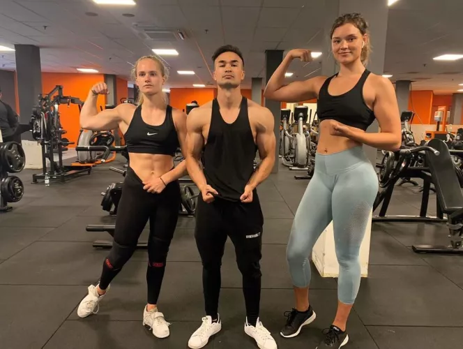 When you're the tallest in your gym by kinkykat977