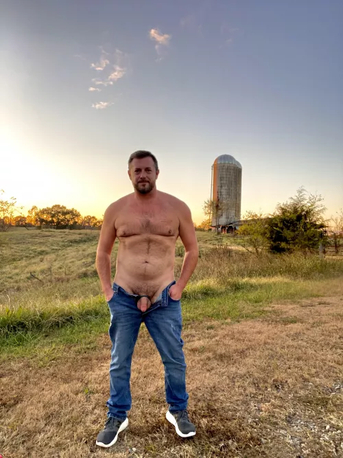 Where are all my country boys hanging out tonight? by VAgay81