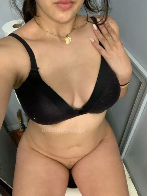 Where are my toilet fetish loves at? 😜 by drippyeggz