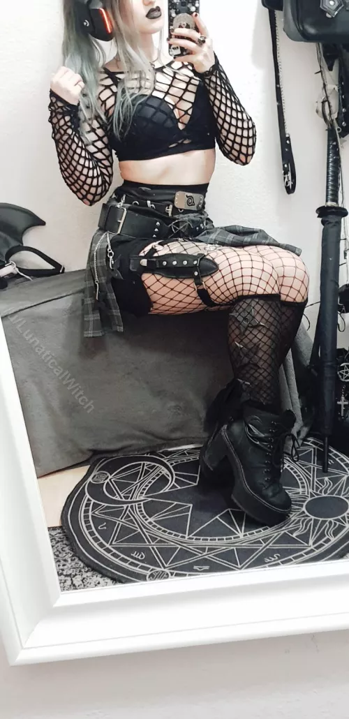 Where can I apply for the position of goth girlfriend by LunaticalWitch