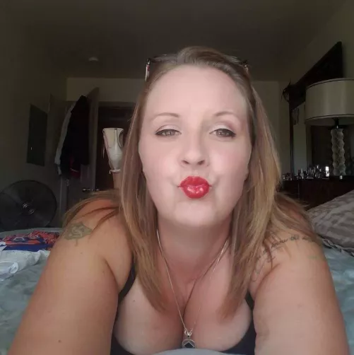 Where can i put my red lips??? by Luvthekink