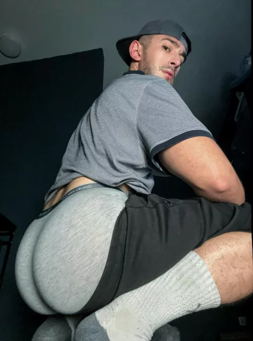 Where can I take a seat? by MiguelUncut