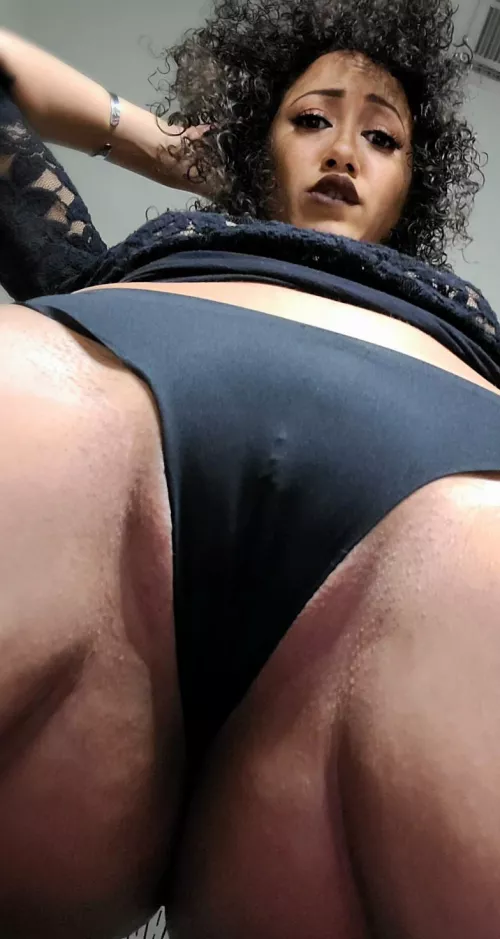 Where do I sit? 🖤🖤[F33] by Mysterious_Olive_736