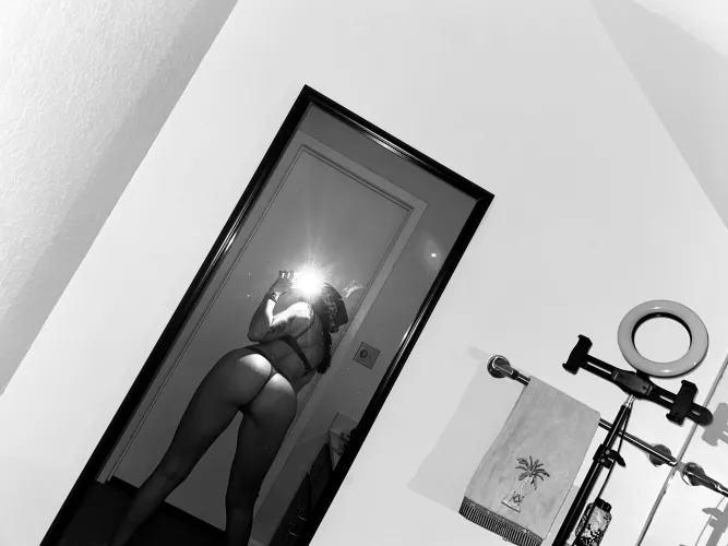 Where my booty lovers at!? by hennyjurcyk