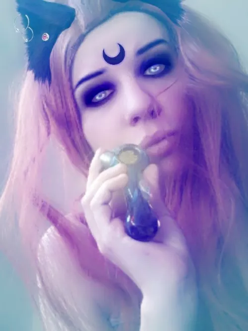 Where my fellow stoners ? ( uk f 24 ) by annie_stesia_xo