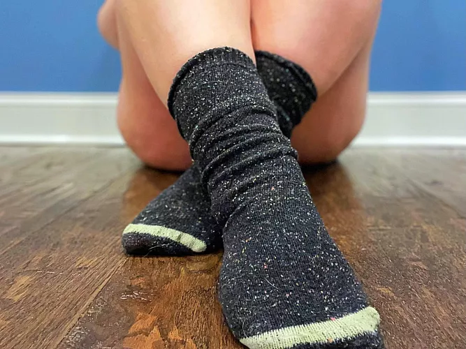 Where should I sit? [F] by BarefootCunntessa