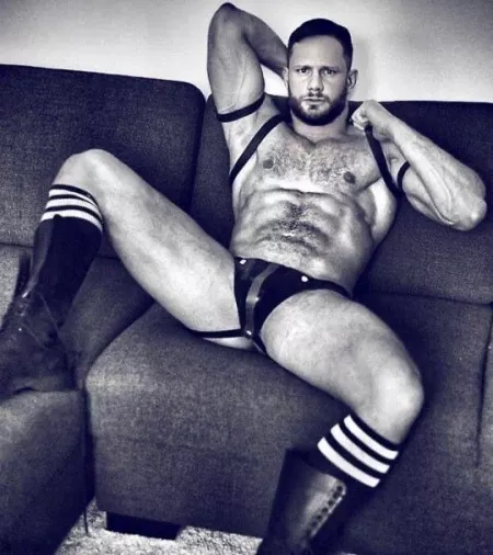 Whew 🤤 by Hotbuns93