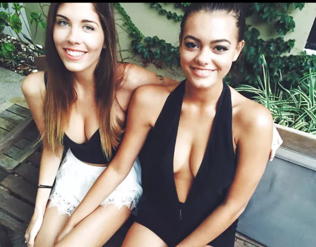 Which brunette by Chaturbater1