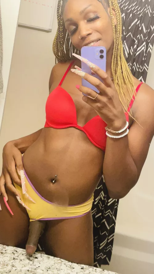 Which candy bar you wanna think bout? by SerenaCocoa