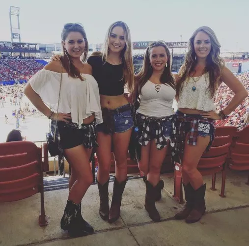 Which country music slut by Ok-Satisfaction-2172