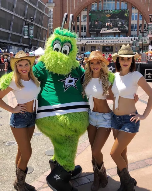 Which cowgirl? by naughticon