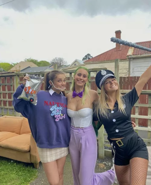 Which Halloween costume is best?(IRTR) by bibayabs