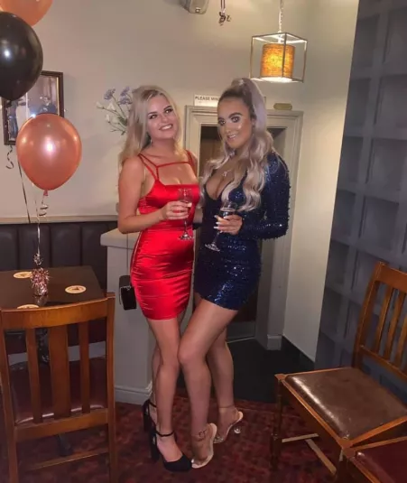 Which has more experience on her knees and which are you taking? by External-Surprise-92