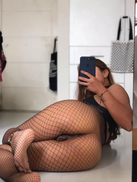 which hole are u sliding in first? by saddgirlcam