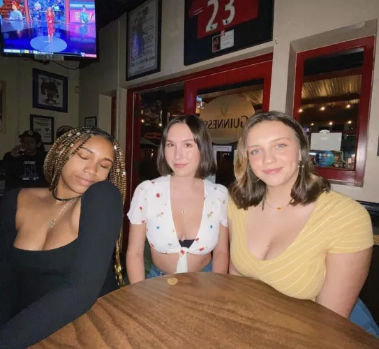 Which I sorority girl you choosing? by Dunkrnice