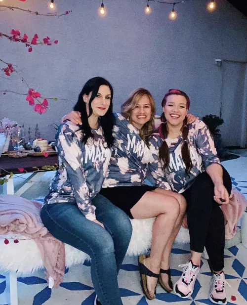 Which milf are you choosing by DogeinBush