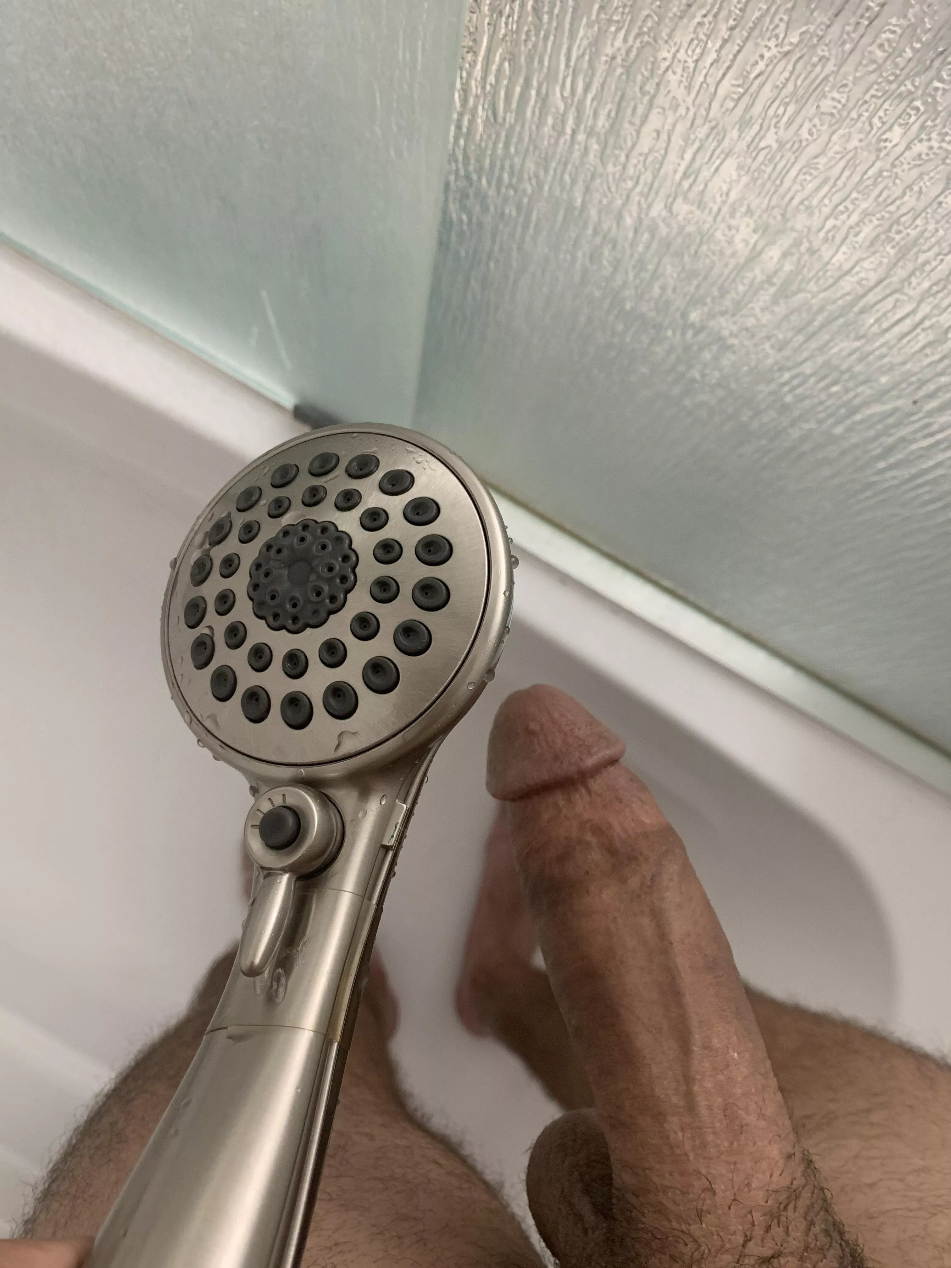 Which one is spraying first 😳? posted by theveryofficalcarino