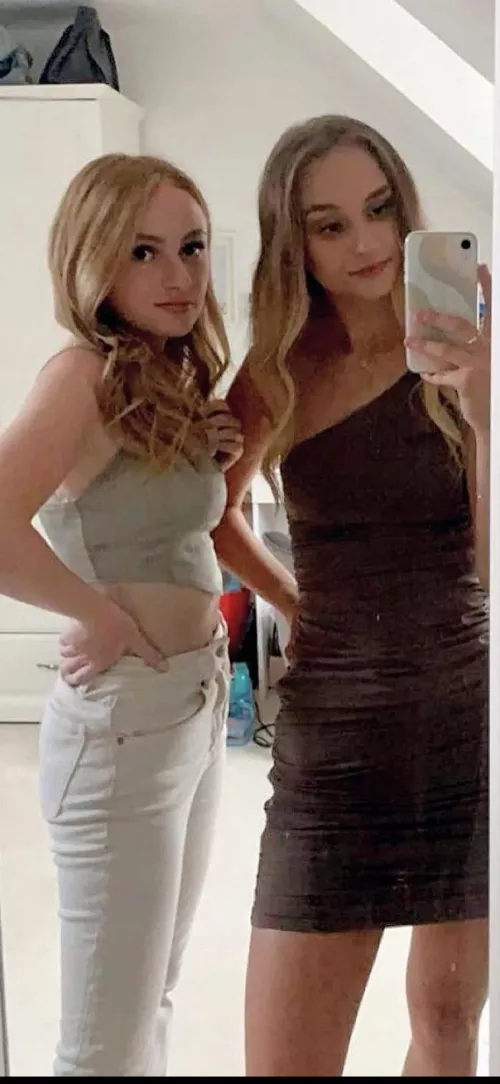 Which one u choosin by booblover475