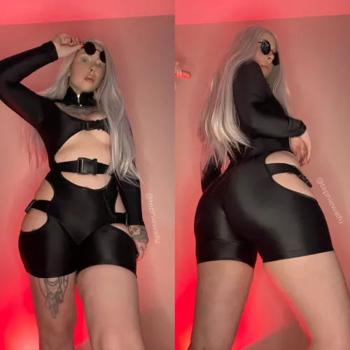 Which side of Gojo caught your eye first? Fem Gojo cosplay by TephieWaifu by TheCoswatcher